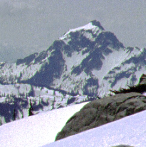 05 055 Three Queens from summit Chief Pass (177k)